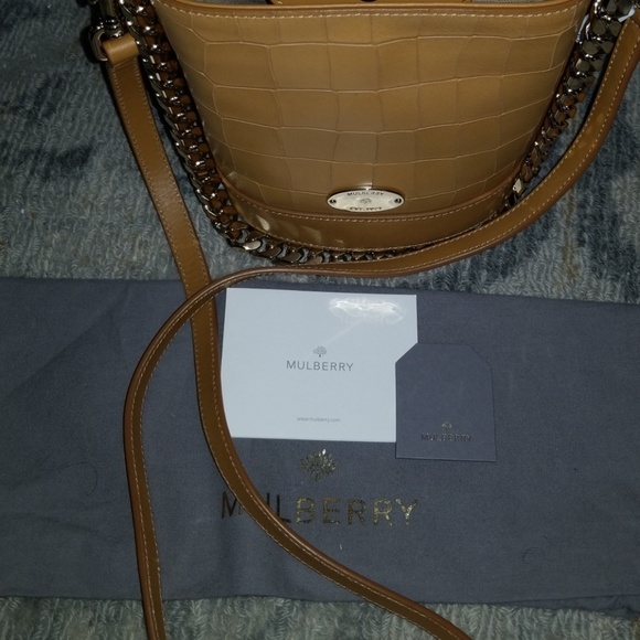 Mulberry's 'Jamie ' Mini Bucket Bag - Picture 3 of 5